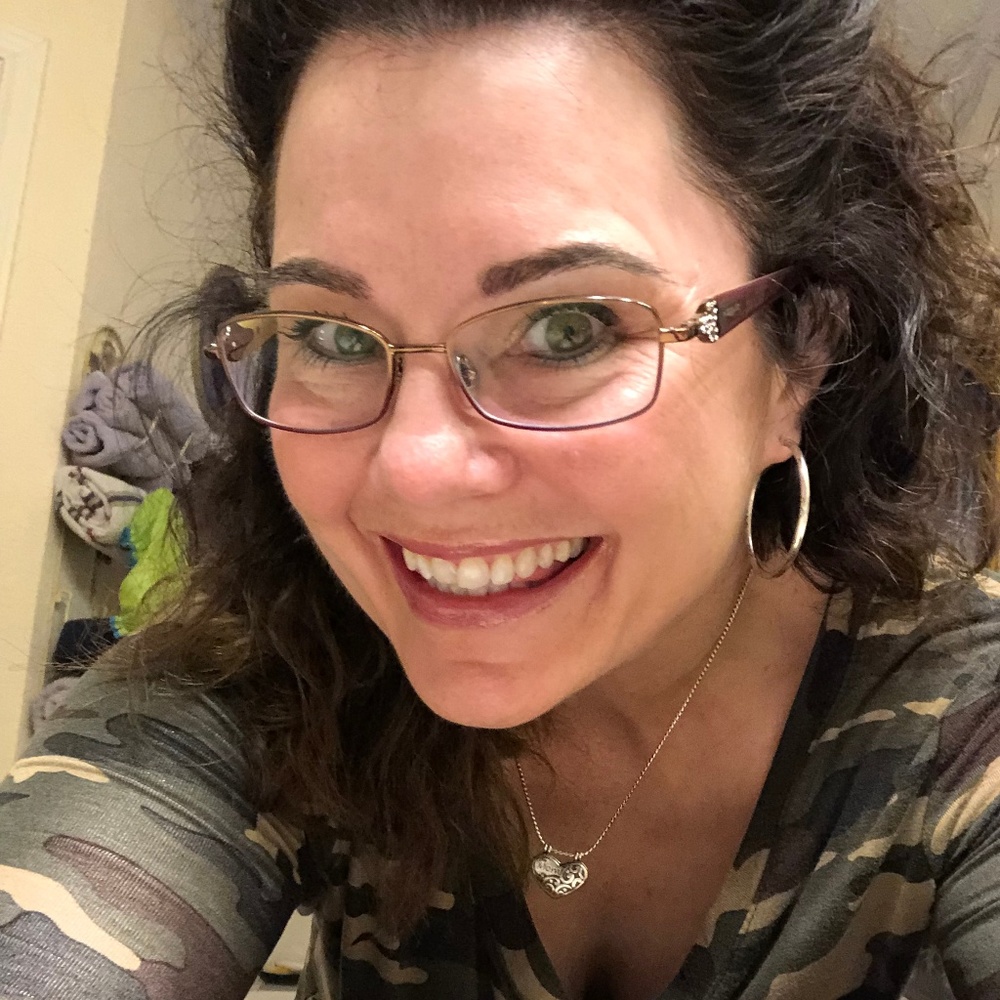 Meet your Posher, LaNoit